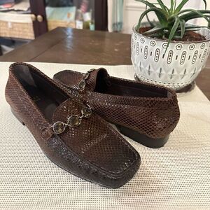 STUART WEITZMAN Brown Python Embossed Comfy Leather Loafers Embellished sz‎ 6.5M